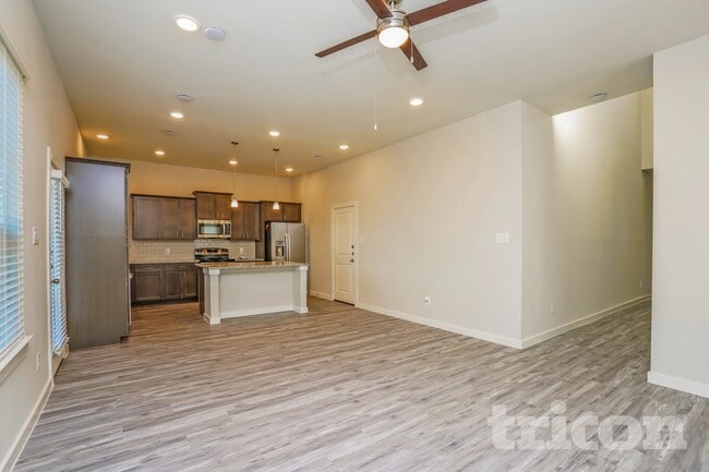 9835 Willow Creek Commerce Dr, Tomball, TX 77375 - photo 3