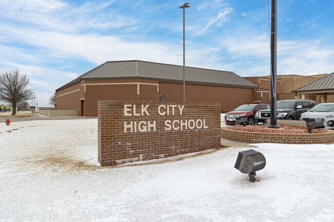 Teens attend Elk City High School.
