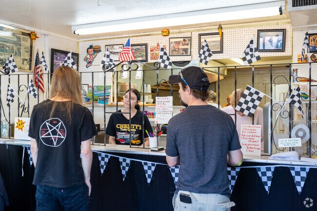 Tasty Queen has been popping since 1983 with the best burgers in Turner.
