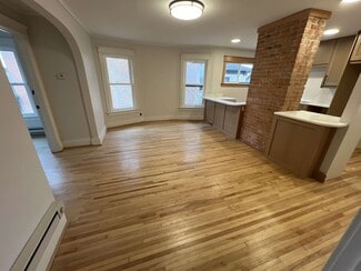 258 Center St Unit Upper, Winona, MN 55987