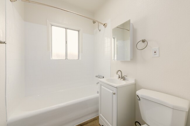 1317 N Bronson Ave unit 101, Los Angeles, CA 90028 - photo 6