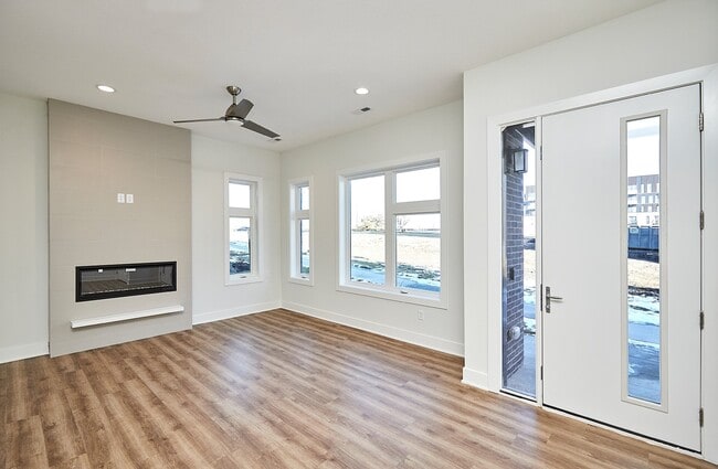 812 E 2nd St, Des Moines, IA 50309 - photo 4