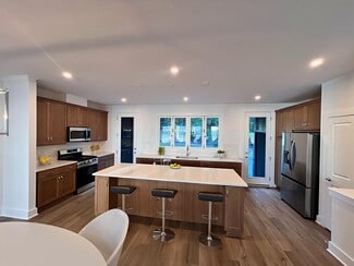 9421 Dandelion Dr, Lorton, VA 22079