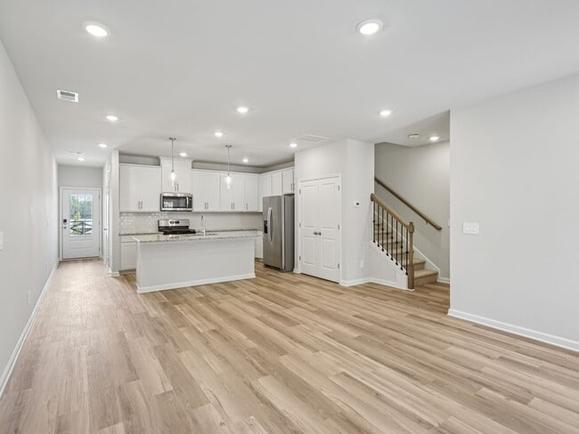 7820 Marie Way, Fairburn, GA 30213 - photo 4