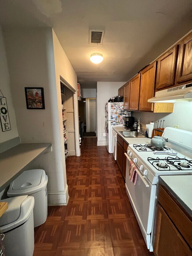 2013 Walnut St unit 1, Philadelphia, PA 19103 - photo 5