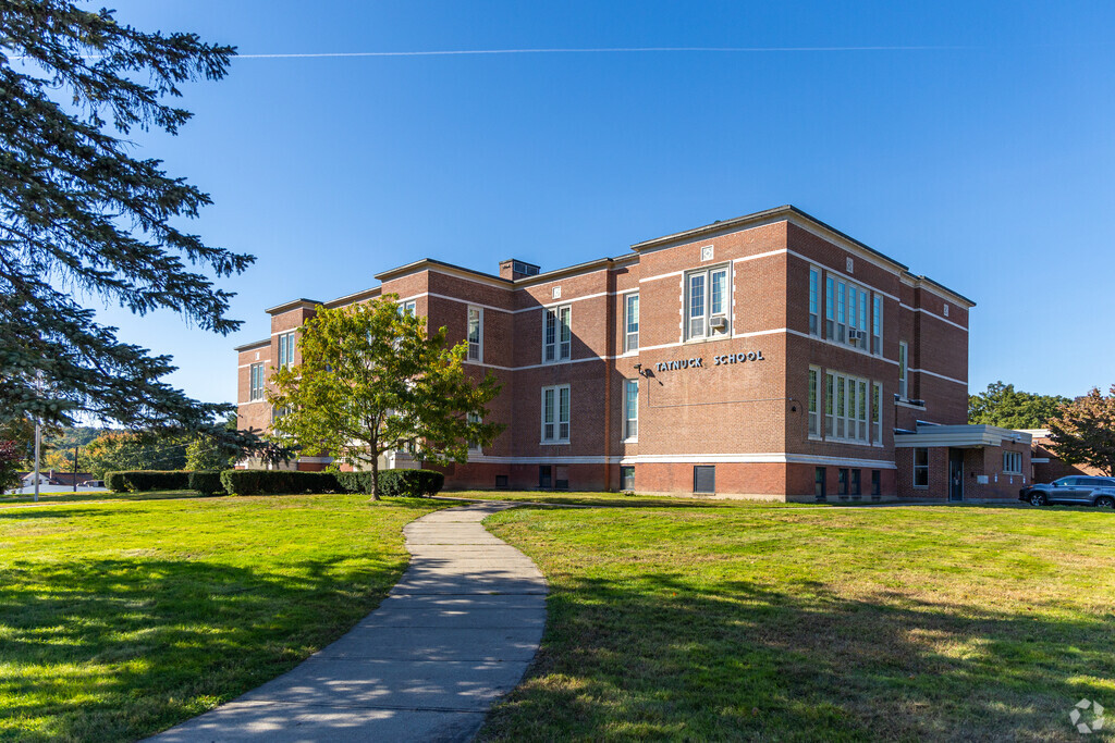 The Tatnuck Magnet School strives to serve the young PreK-5 learners living in Worcester, MA.