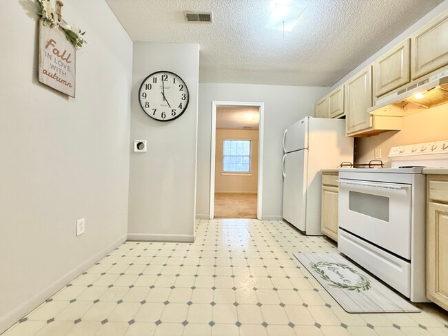 102 Carter Sells Rd, Johnson City, TN 37604 - photo 3