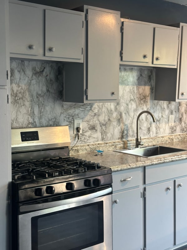 327 E 6th Ave unit 327 6th Avenue 2nd F, Altoona, PA 16602 - photo 2