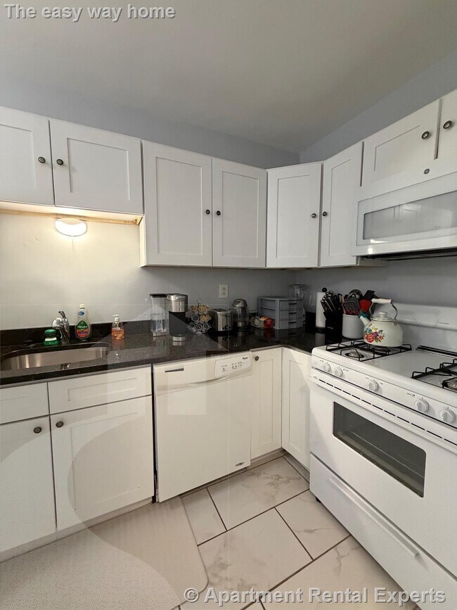 15 Ives St unit 28, Beverly, MA 01915 - photo 2