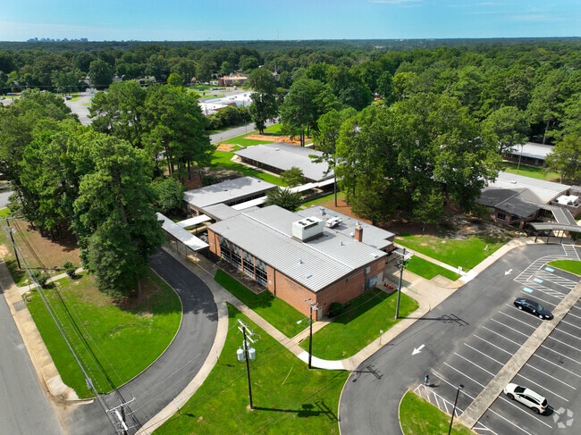 Aerial view of the Chamberlayne Elementary School campus.