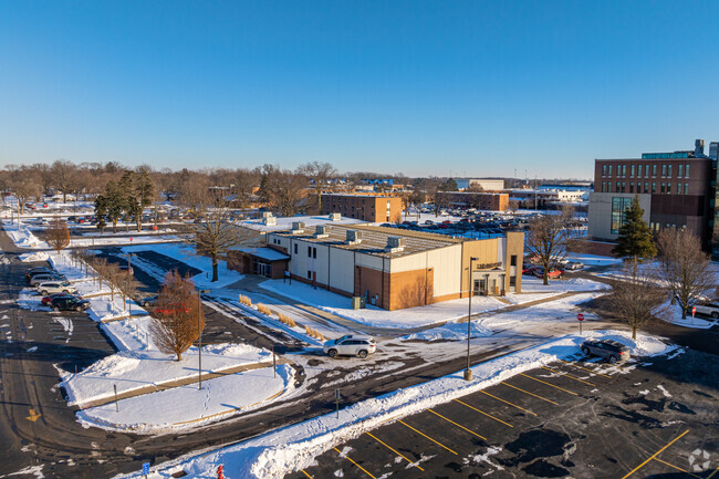 Kinwell Academy is a private high school.