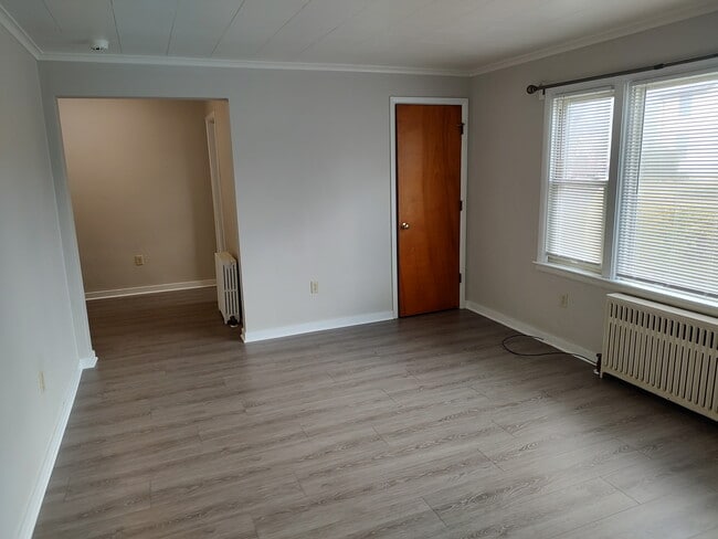 537 Sewickley St unit 2 Rear, Greensburg, PA 15601 - photo 4