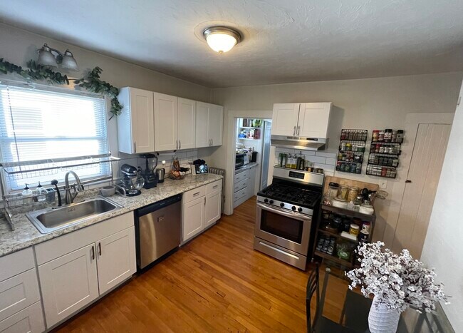 21 Main St unit 3, Somerville, MA 02145 - photo 6