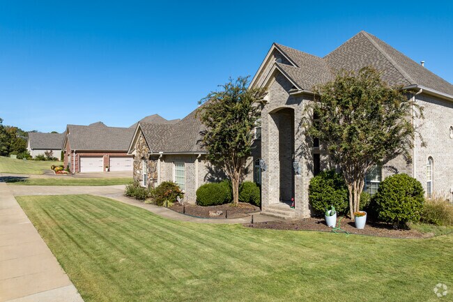 Newer built homes are sprinkled throughout Valley Ranch.