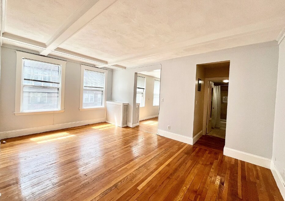 124 Sutherland Rd unit 5, Brighton, MA 02135 - photo 1