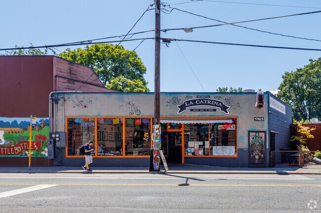 Locals can enjoy authentic mexican food and drinks at La Fonda Catrina in Georgetown.