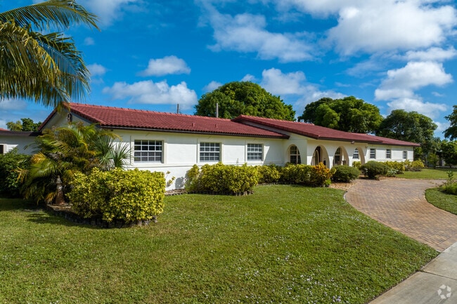 There are beautiful ranch style homes all across the South Creek area.