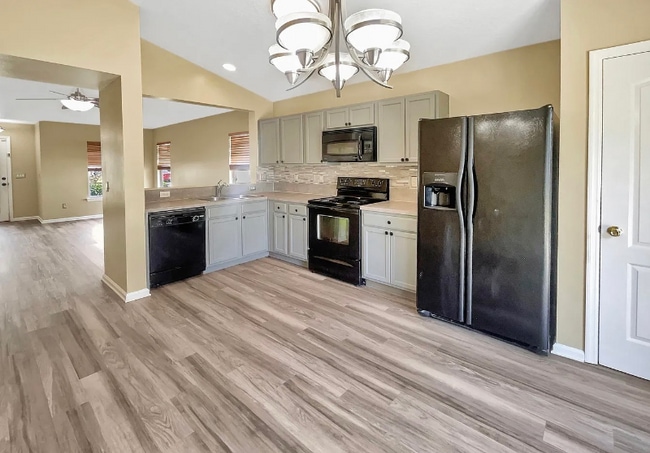 11662 Pleasant Creek Dr, Jacksonville, FL 32218 - photo 3