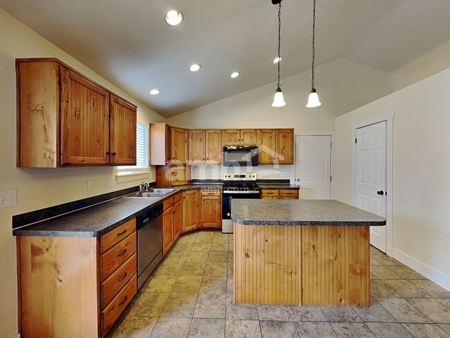 4915 W 150 N, Clearfield, UT 84015 - photo 3