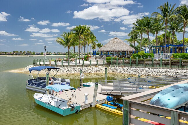 Naples Reserve has a dock for boating and kayaking, with charterd tours of the lake.