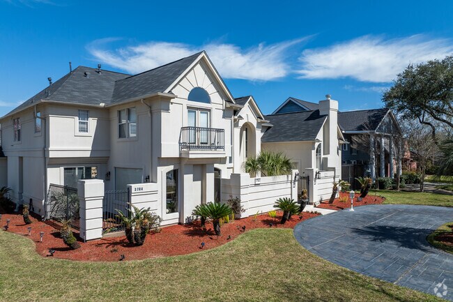 Multi-million dollar homes accompany many of the residential areas of West University Place.