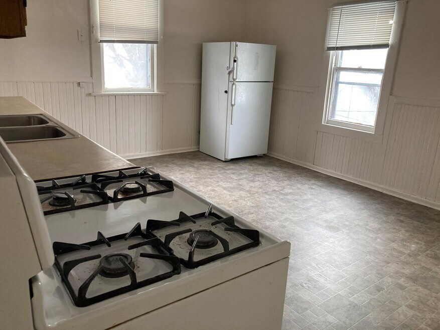 765 Jessie St unit B, Saint Paul, MN 55130 - photo 1