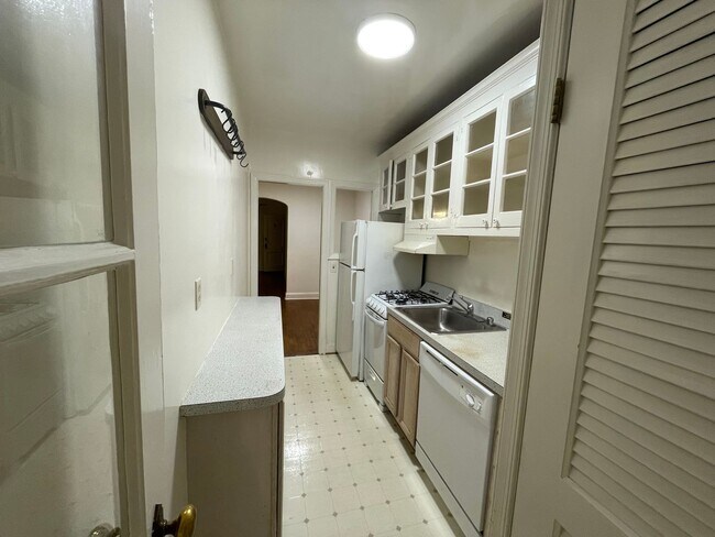 4025 Davis Place NW unit 2, Washington, DC 20007 - photo 4