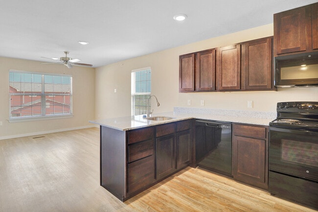 The Reserve at Chaffee Crossing Apartment Homes & Townhomes, Fort Smith, AR 72916 - photo 4