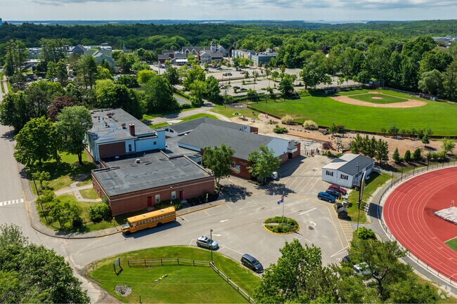 Morse Street School serves students in Freeport from grades PK-2.