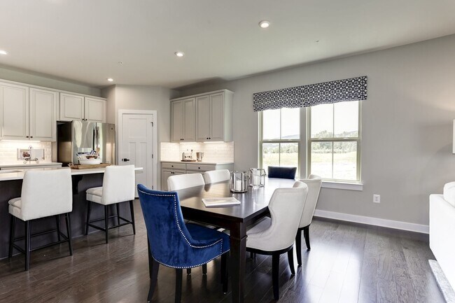 8190 W Danube Loop unit 36142662, New Kent, VA 23124 - photo 2