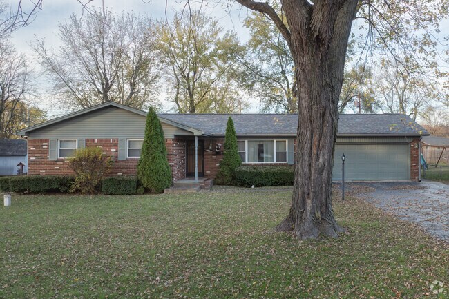 Single family homes average about 1,300 square feet in North Perry.