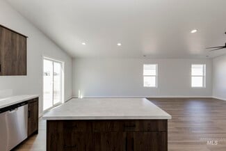 7413 S Menzingers Ave, Meridian, ID 83642