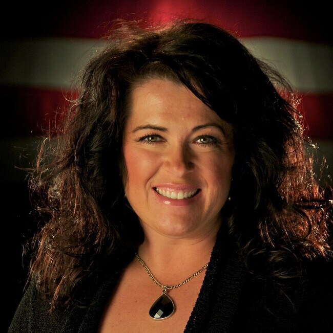 Tracy Lynch