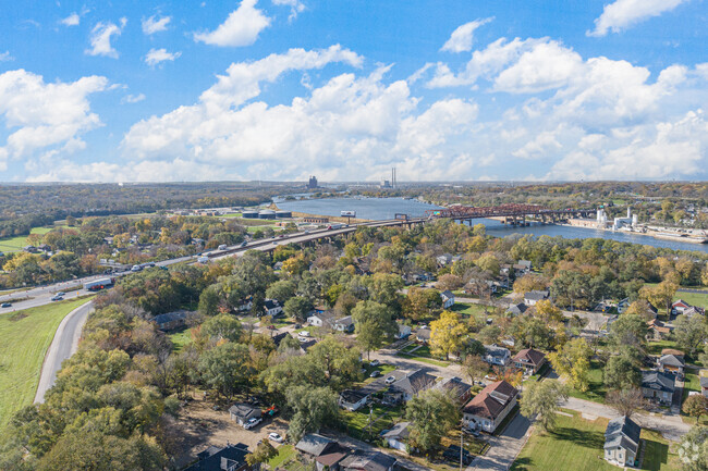 Residents of Southside Joliet enjoy easy access to Interstate 80.