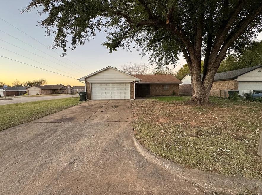 8801 Cedar Ln, Oklahoma City, OK 73110 - photo 1