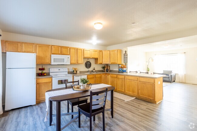 4BR, 4.5BA - 2000SF, Kitchen