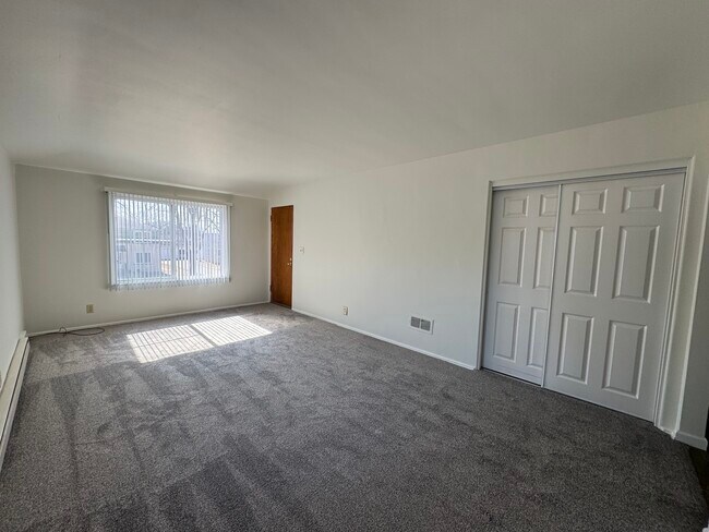 1718 Goff Ave unit 2, Eau Claire, WI 54701 - photo 2