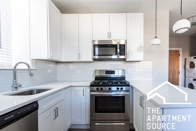 3919 N Janssen Ave unit 3, Chicago, IL 60613 - photo 2