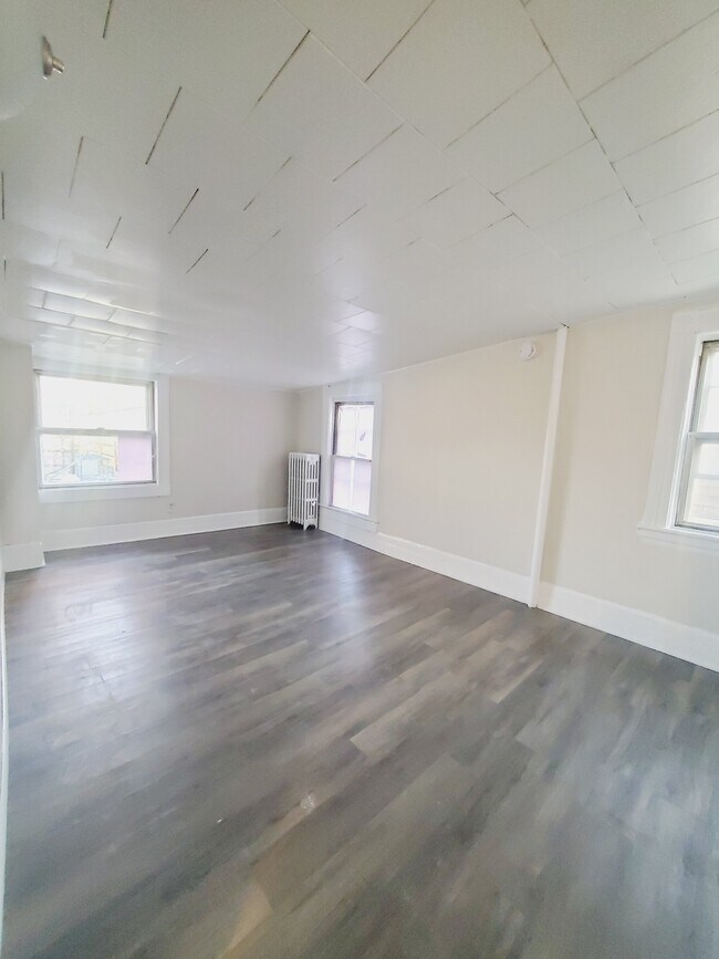 76 Pearsall Ave unit 3, Jersey City, NJ 07305 - photo 3