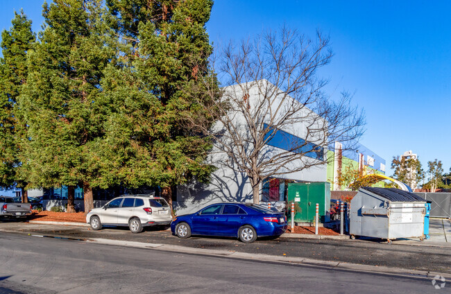 Synapse School has dozens of effective and excellent teachers and staff.