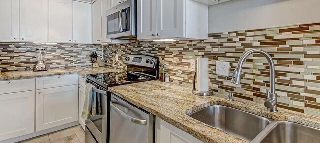 601 1st St S unit 2C, Jacksonville Beach, FL 32250 - photo 4