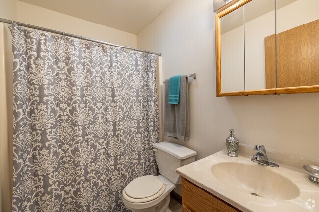 Patriot Prairie of Woodstock (FKA Prairie View), Woodstock, IL 60098 - photo 5