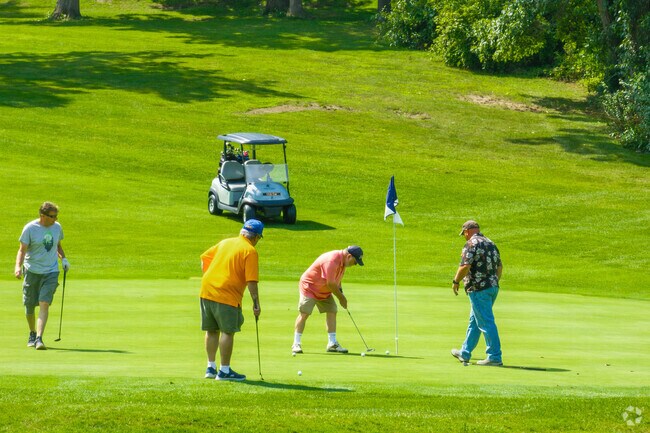 Sininissippi Park has a great golf course beloved by residents of Highland Area.