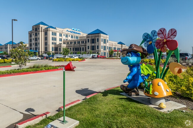 The nearby Cook Children’s location offers peace of mind for Windsong Ranch parents.