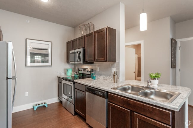 1BR, 1BA - A2/732 SF - Kitchen