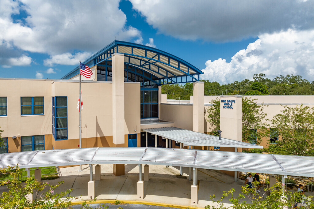 Oak Grove Middle has 918 students in with a student-teacher ratio of 18 to 1 serving Historic Bayview.