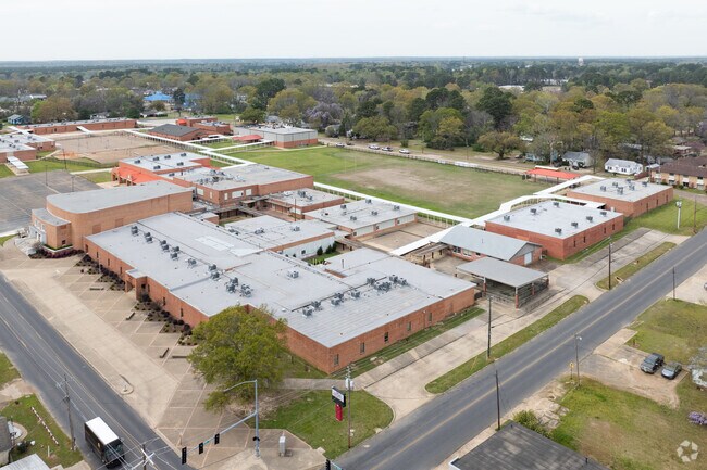 Approximately 595 students attend Magnolia Middle School.