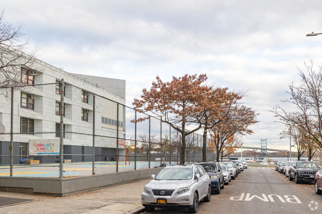M964 Central Park East II is near the Harlem River in New York City.