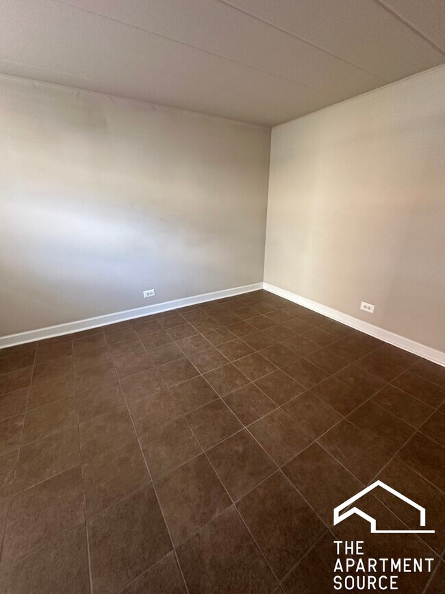 9620 Ivanhoe Ave unit 17, Schiller Park, IL 60176 - photo 7