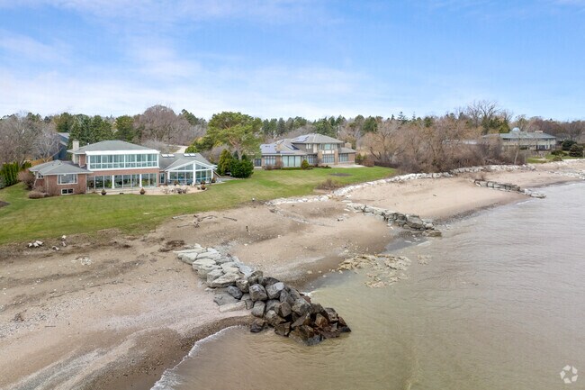 Contemporary homes along the shores of Lake Michigan are a major attraction of Wind Point.